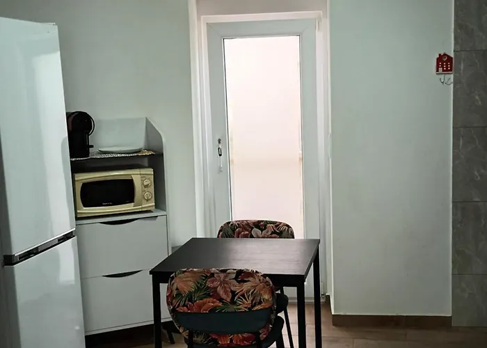 Casa Ocre Local * آبرانتس